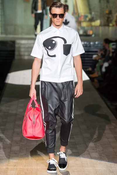 Look 33